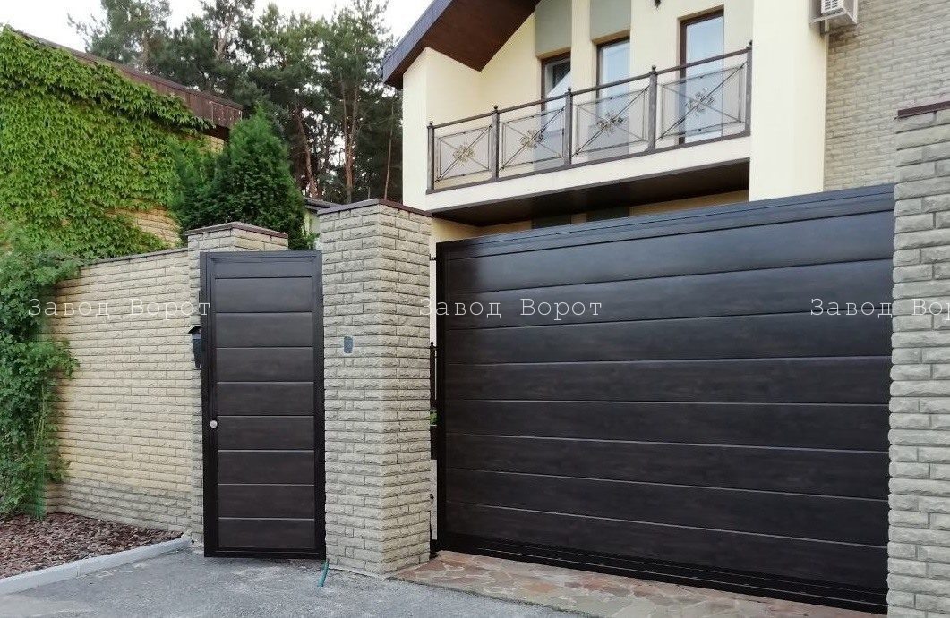 откатные ворота во двор из профнастила